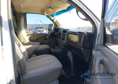 2009 Chevrolet Express 2500 Work Van z USA, uszkodzony, nr VIN 1GCGG25C191117778